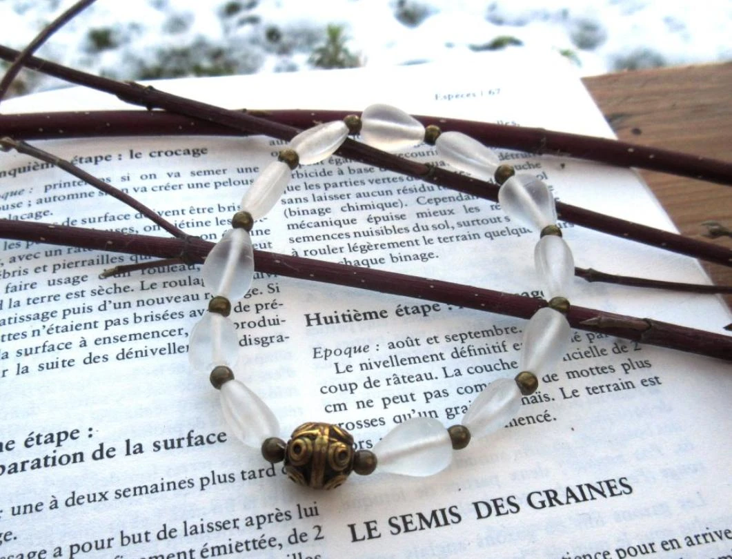 Unisex shabby chic bracelet with glass paste beads.. – photo 4
